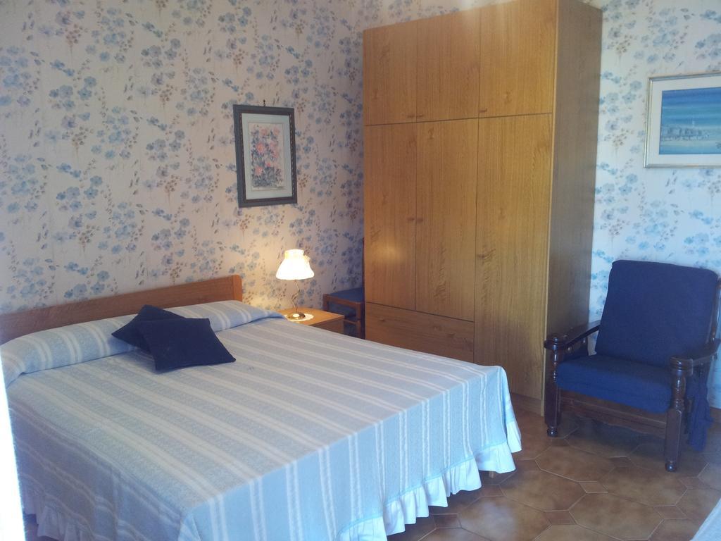 Meuble Al Ponte Hotel Grado Phòng bức ảnh